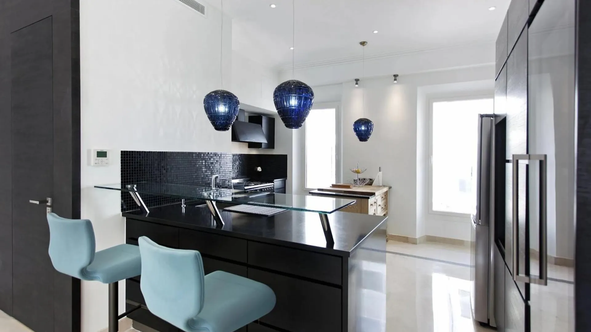 Ref 1208 - Cannes - 5Mins To Palais Des Festivals France