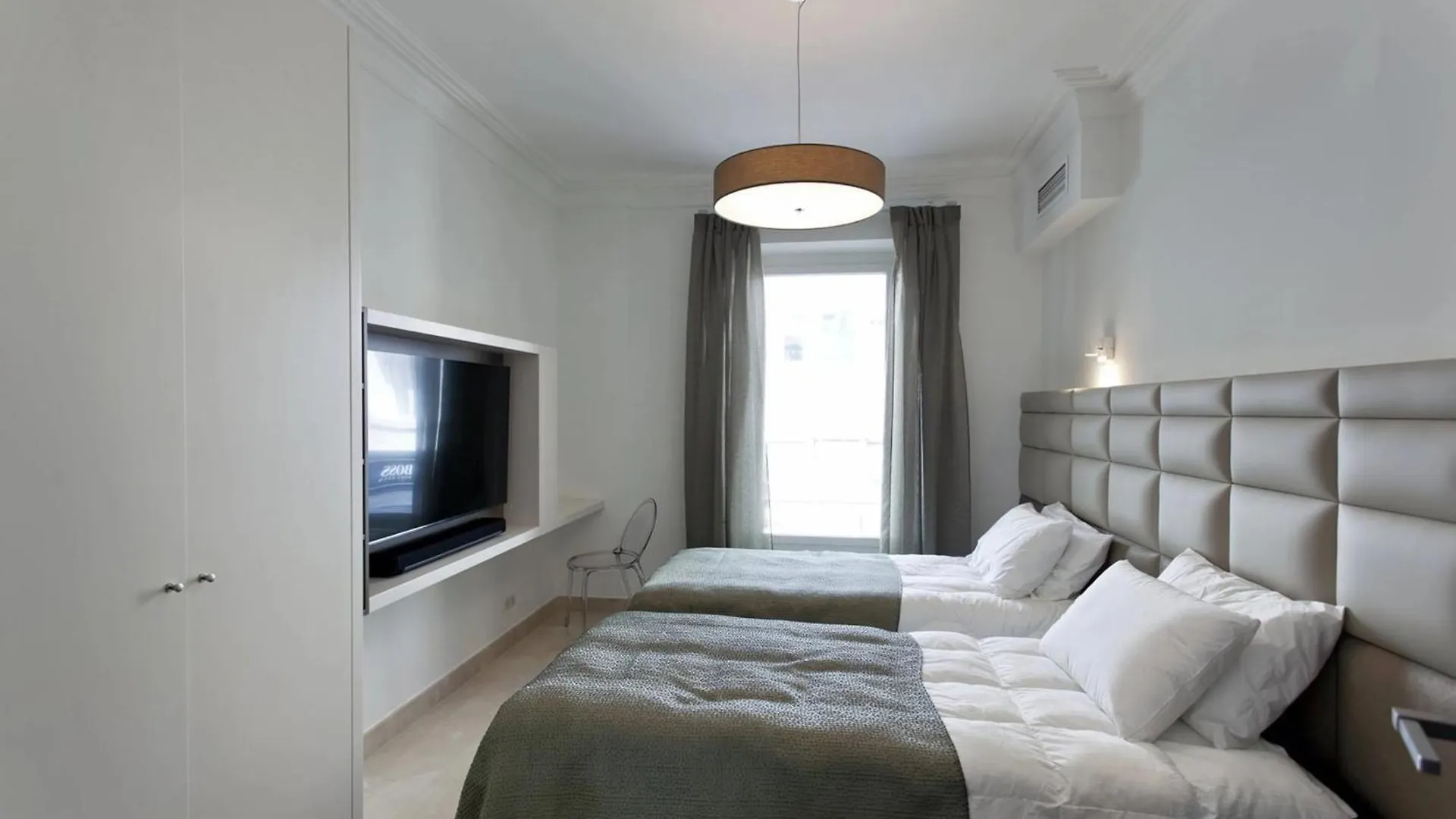 Ref 1208 - Cannes - 5Mins To Palais Des Festivals 0*,